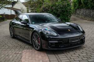 Image 1/11 of Porsche Panamera GTS (2018)