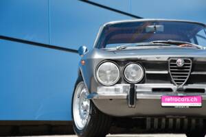 Image 13/24 of Alfa Romeo 1750 GT Veloce (1971)
