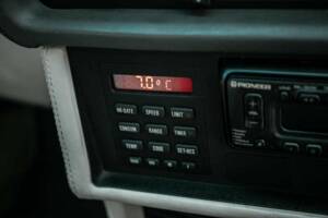 Bild 31/50 von BMW 635 CSi (1989)