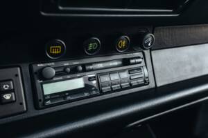 Bild 29/39 von Porsche 911 Carrera 4 (1993)