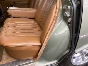 Image 41/50 of Rover 3500 (1975)