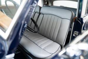 Image 18/40 of Rolls-Royce Silver Cloud II (1960)