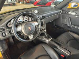 Bild 11/30 von Porsche 911 Carrera 4S (2005)