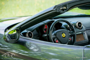 Image 44/85 of Ferrari California (2010)