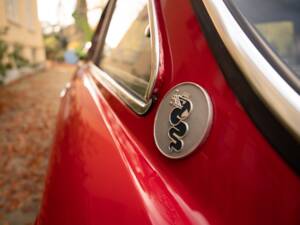 Image 12/28 of Alfa Romeo 2000 GT Veloce (1972)