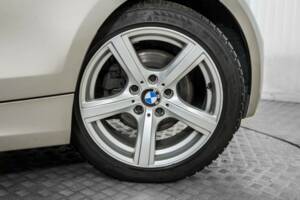 Immagine 46/50 di BMW 125i (2011)