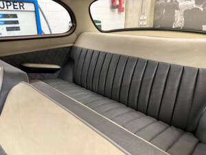 Image 12/17 of Borgward Isabella Coupe (1960)