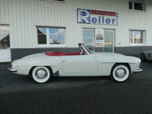 Image 8/27 of Mercedes-Benz 190 SL (1961)