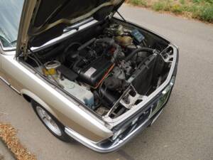Image 34/42 of BMW 528i (1900)