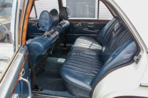 Image 20/35 de Mercedes-Benz 300 SEL 3.5 (1971)