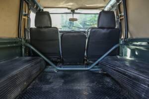 Image 16/21 de Land Rover Defender 90 Td5 (1999)