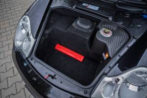 Image 17/63 of Porsche 911 Carrera 4S (2004)