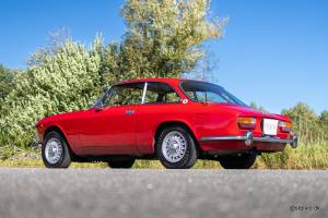 Image 8/24 of Alfa Romeo 2000 GT Veloce (1973)