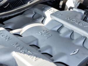 Image 52/75 of Aston Martin V12 Vanquish S (2007)