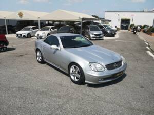 Imagen 35/38 de Mercedes-Benz SLK 200 Kompressor (2002)