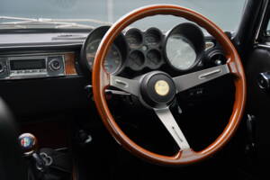 Bild 21/50 von Alfa Romeo 2000 GT Veloce (1975)