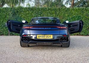 Immagine 14/50 di Aston Martin DBS Superleggera (2018)