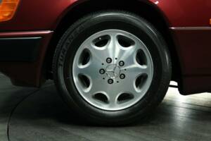 Bild 50/50 von Mercedes-Benz 300 CE-24 (1992)