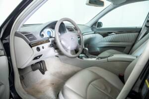 Bild 11/50 von Mercedes-Benz E 320 T 4MATIC (2004)