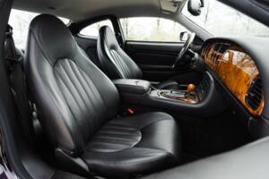 Immagine 13/28 di Jaguar XK8 4.0 (1999)