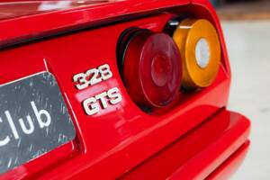 Bild 30/40 von Ferrari 328 GTS (1986)