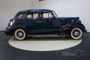 Image 16/19 of Packard Six (1938)