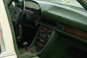 Bild 21/50 von Mercedes-Benz 280 SE (1984)
