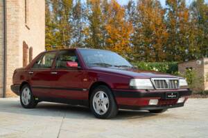 Image 2/50 of Lancia Thema 8.32 (1989)