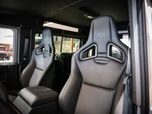Bild 21/36 von Land Rover Defender 90 Works V8 &quot;70th Edition&quot; (2015)