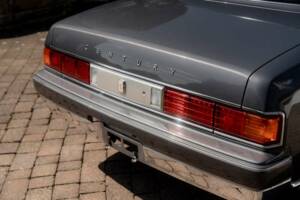 Bild 41/50 von Toyota Century (2003)