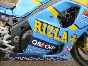 Image 3/35 of Suzuki DUMMY (2005)