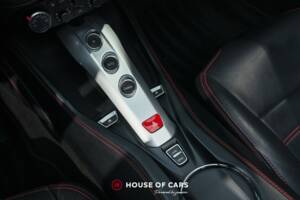 Bild 23/25 von Ferrari California T (2014)