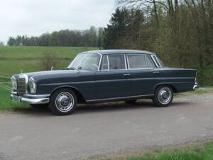 Image 5/31 of Mercedes-Benz 220 SE b (1963)