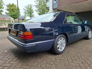 Immagine 5/14 di Mercedes-Benz 230 CE (1992)