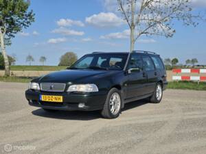 Image 4/37 of Volvo V 70 2.4 (2000)