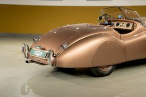 Image 18/50 of Jaguar XK 120 OTS (1952)