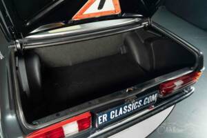 Immagine 6/19 di Mercedes-Benz 280 CE (1977)