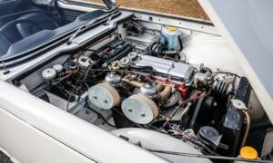 Image 5/42 of Triumph TR 4A (1966)