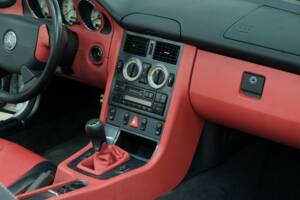 Immagine 21/50 di Mercedes-Benz SLK 230 Kompressor (1996)