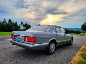Bild 5/12 von Mercedes-Benz 300 SE (1986)