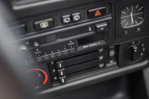 Bild 31/37 von BMW 316i Touring (1991)