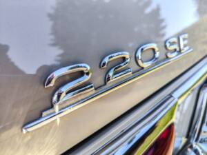 Afbeelding 12/24 van Mercedes-Benz 220 SE b (1964)