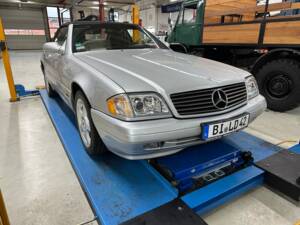 Image 1/29 de Mercedes-Benz SL 500 (2001)