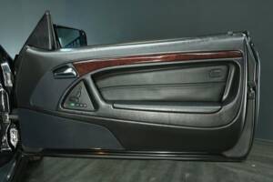 Bild 12/30 von Mercedes-Benz SL 500 (1998)