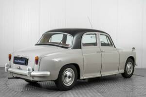 Image 2/50 de Rover 100 (1962)