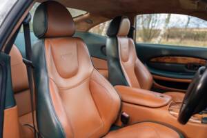 Image 16/27 de Aston Martin DB 7 Vantage (1999)