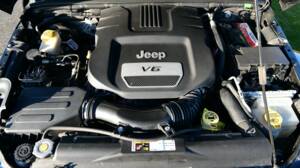 Image 32/50 de Jeep Wrangler Sahara 4.0L (2014)
