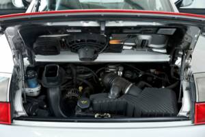 Image 34/50 of Porsche 911 Carrera 4S (2004)