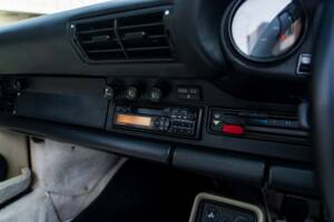 Imagen 25/60 de Porsche 911 Carrera 3.2 (WTL) (1988)