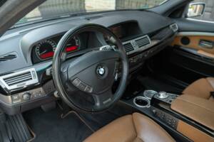 Bild 35/50 von BMW 750iL (2001)